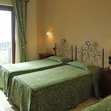 Hotel Primavera Dell'Etna ซัฟเฟรานา เอตเนอา ภายนอก รูปภาพ
