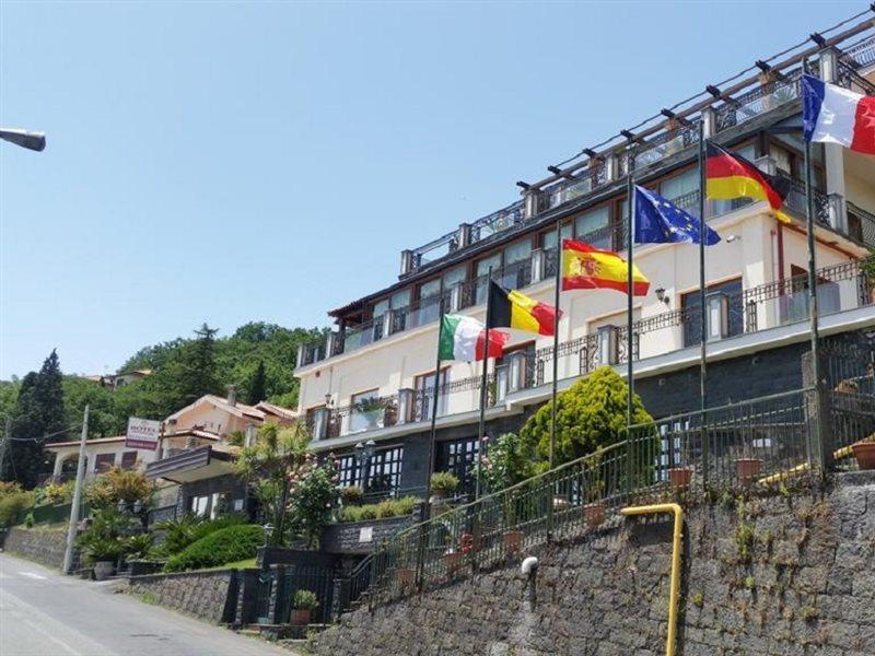 Hotel Primavera Dell'Etna ซัฟเฟรานา เอตเนอา ภายนอก รูปภาพ