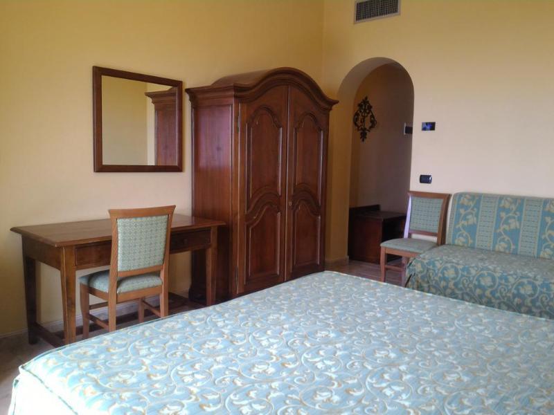 Hotel Primavera Dell'Etna ซัฟเฟรานา เอตเนอา ภายนอก รูปภาพ