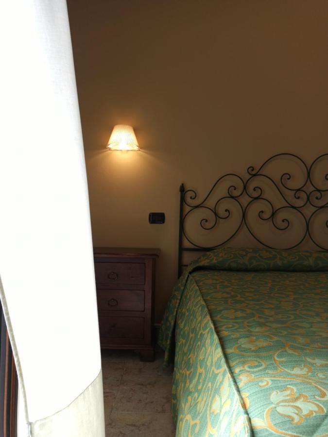 Hotel Primavera Dell'Etna ซัฟเฟรานา เอตเนอา ภายนอก รูปภาพ