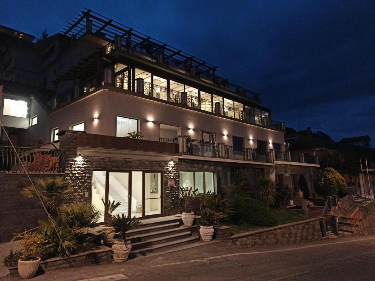 Hotel Primavera Dell'Etna ซัฟเฟรานา เอตเนอา ภายนอก รูปภาพ