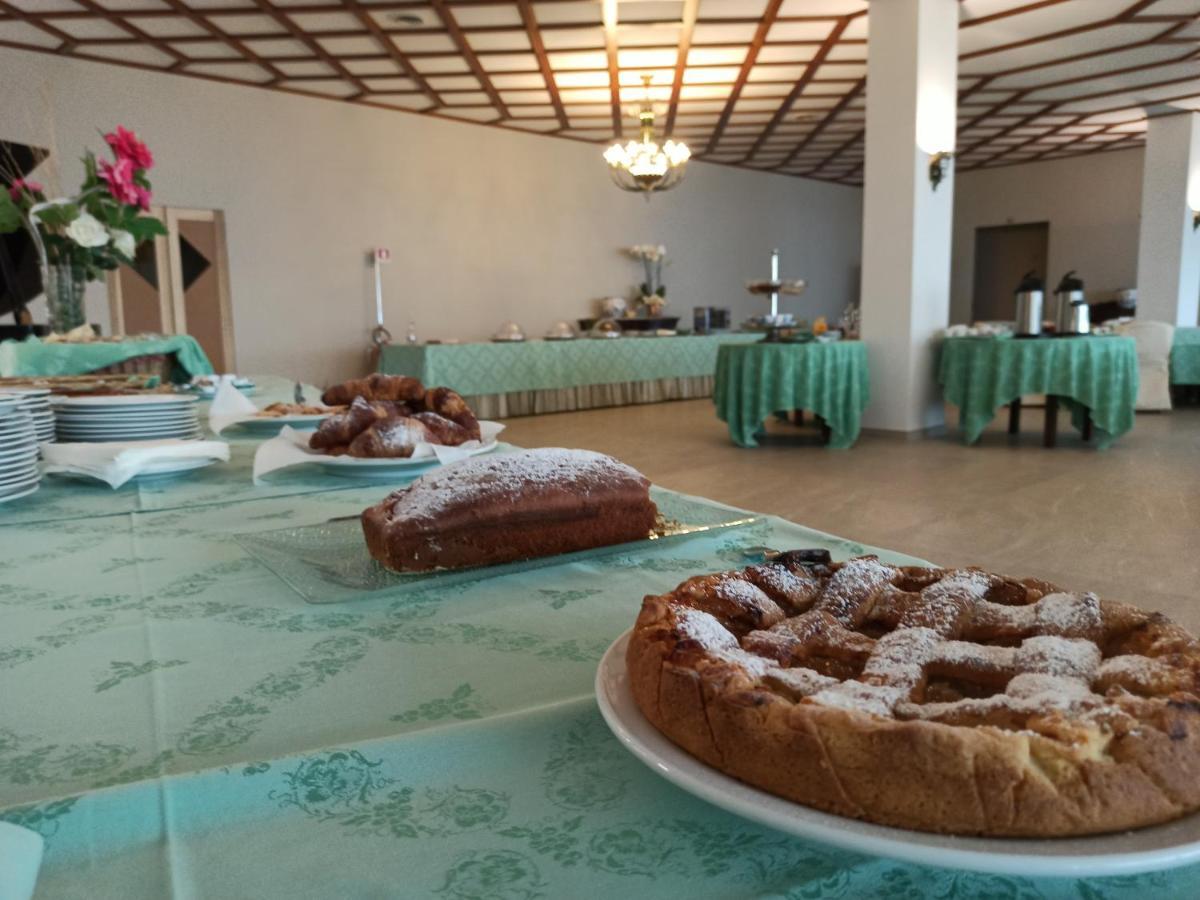 Hotel Primavera Dell'Etna ซัฟเฟรานา เอตเนอา ภายนอก รูปภาพ