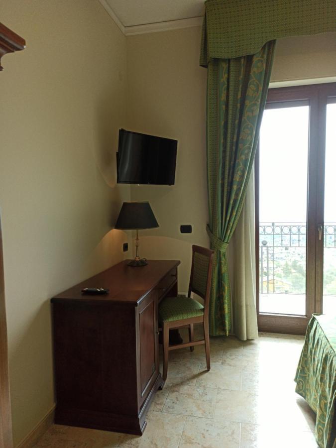 Hotel Primavera Dell'Etna ซัฟเฟรานา เอตเนอา ภายนอก รูปภาพ