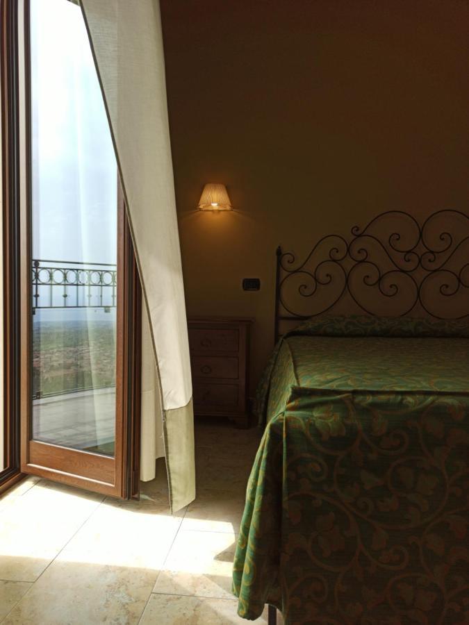 Hotel Primavera Dell'Etna ซัฟเฟรานา เอตเนอา ภายนอก รูปภาพ