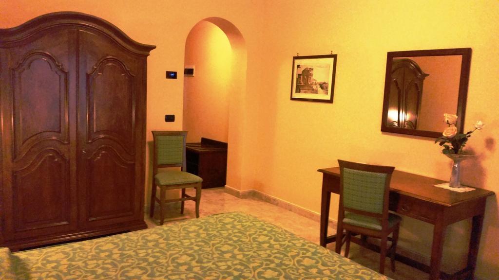Hotel Primavera Dell'Etna ซัฟเฟรานา เอตเนอา ภายนอก รูปภาพ