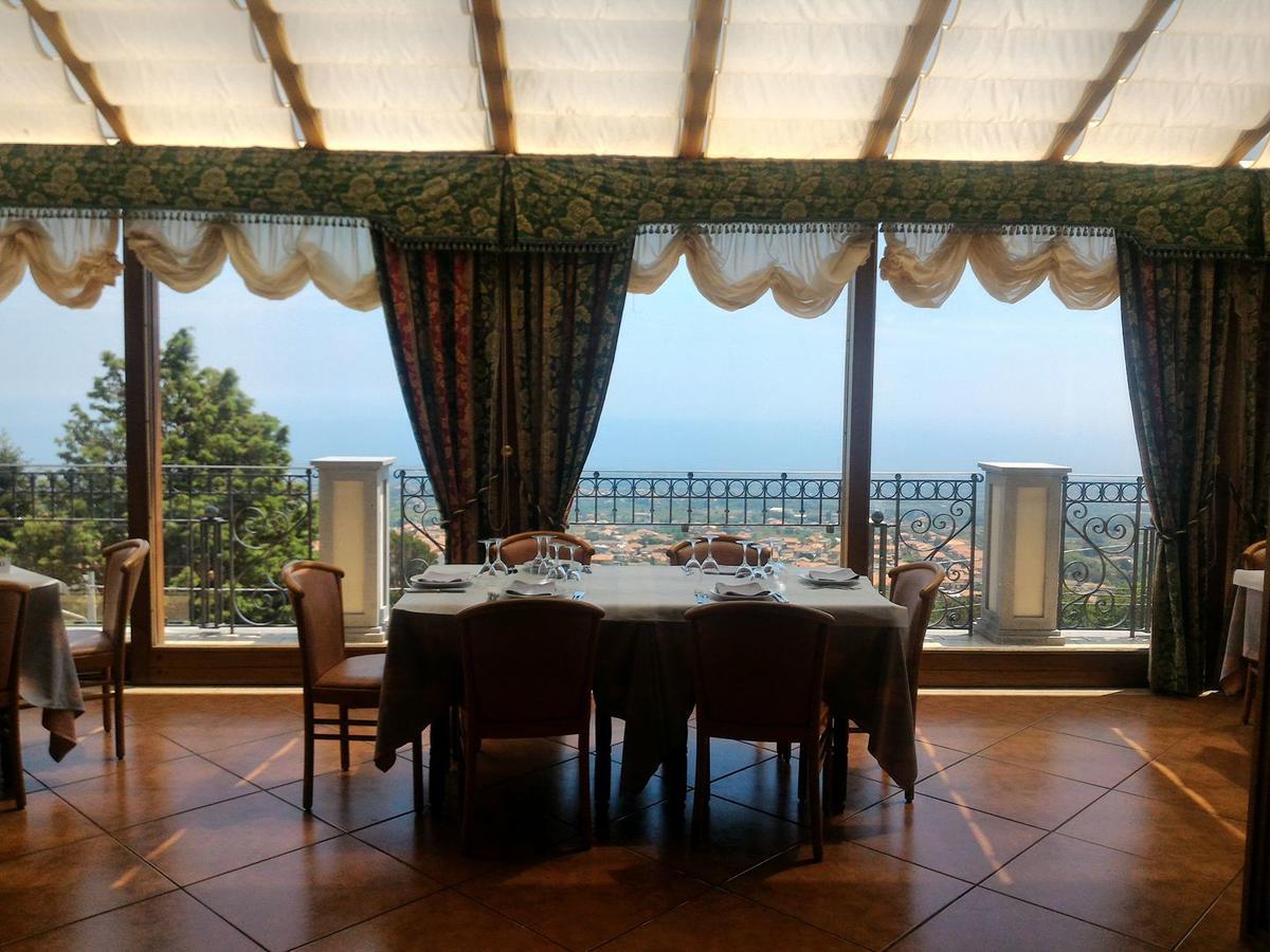 Hotel Primavera Dell'Etna ซัฟเฟรานา เอตเนอา ภายนอก รูปภาพ