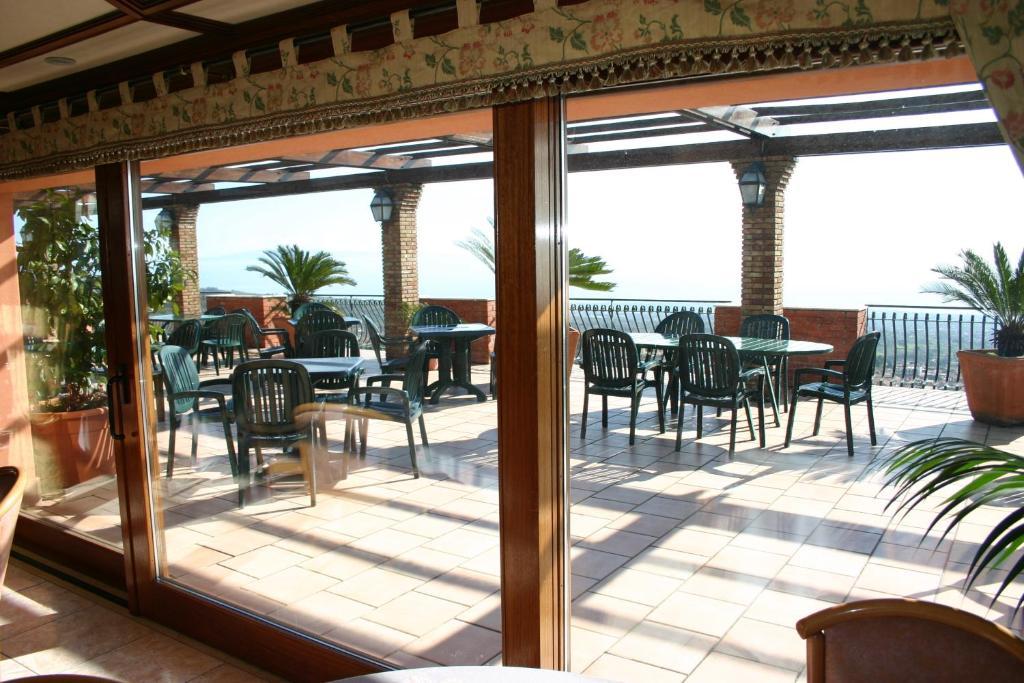 Hotel Primavera Dell'Etna ซัฟเฟรานา เอตเนอา ภายนอก รูปภาพ