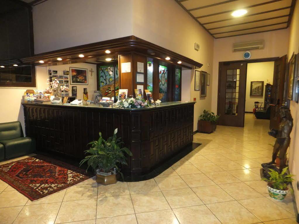 Hotel Primavera Dell'Etna ซัฟเฟรานา เอตเนอา ภายนอก รูปภาพ