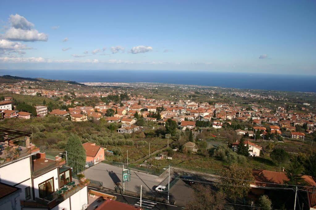 Hotel Primavera Dell'Etna ซัฟเฟรานา เอตเนอา ภายนอก รูปภาพ